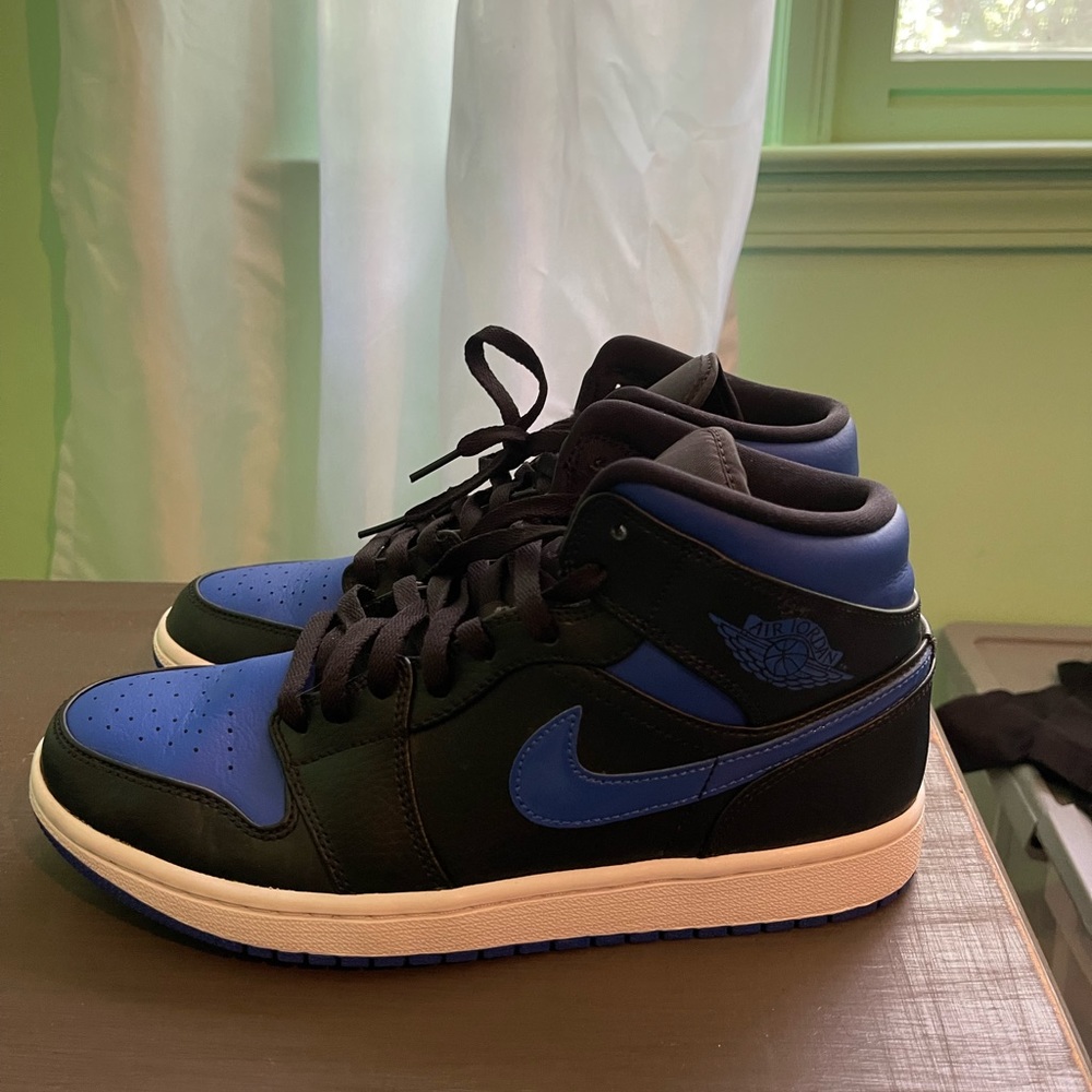 Air jordan 1 mid royal